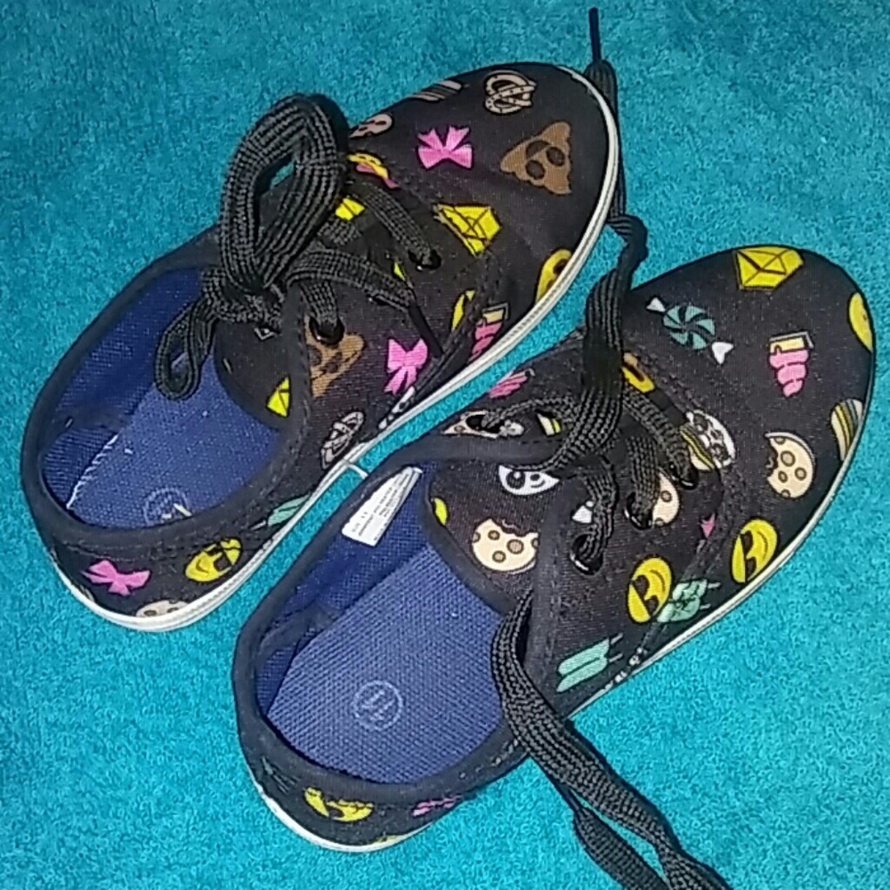 Black emoji shoes